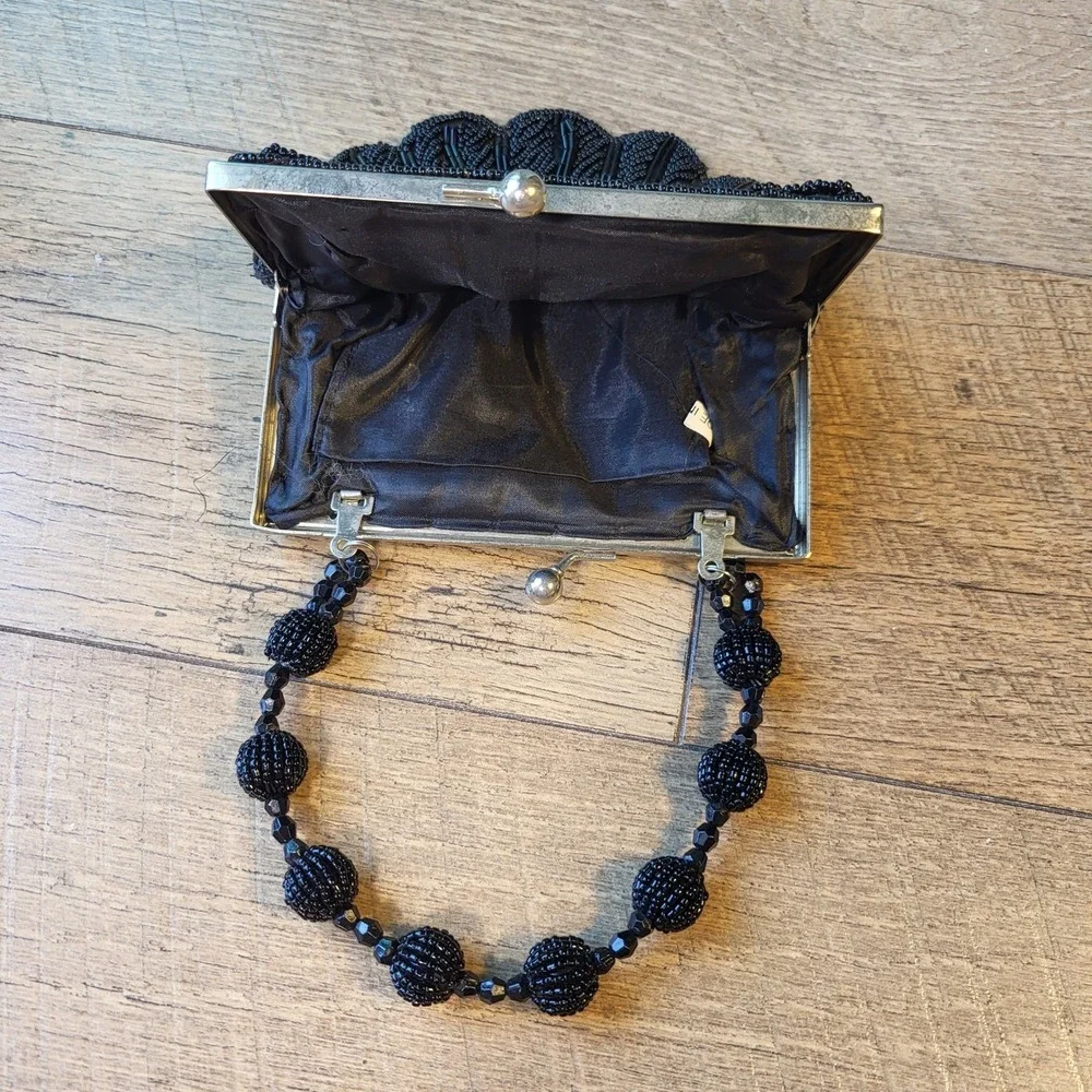 Vintage Black Beaded Shell Evening Bag Kiss Lock Clutch Beaded Handle Formal